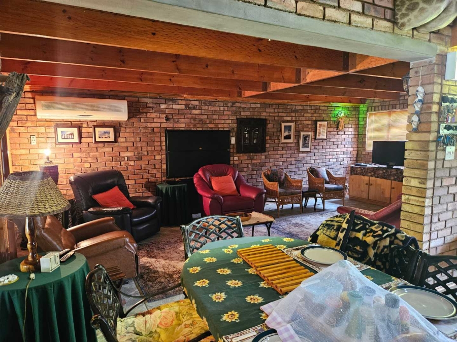 4 Bedroom Property for Sale in Leeudoringstad North West